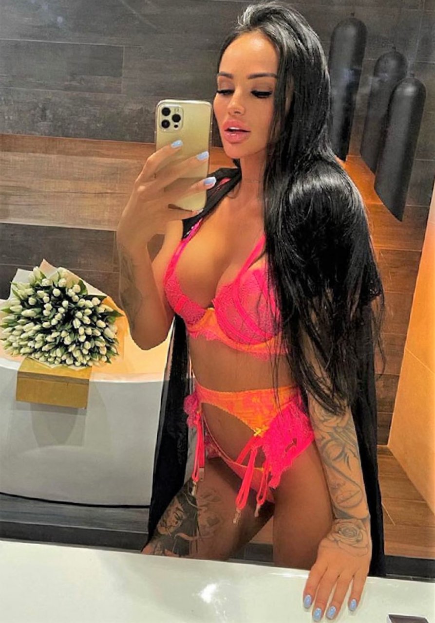 Валентина - Индивидуалка СПб +7(981)136-33-84