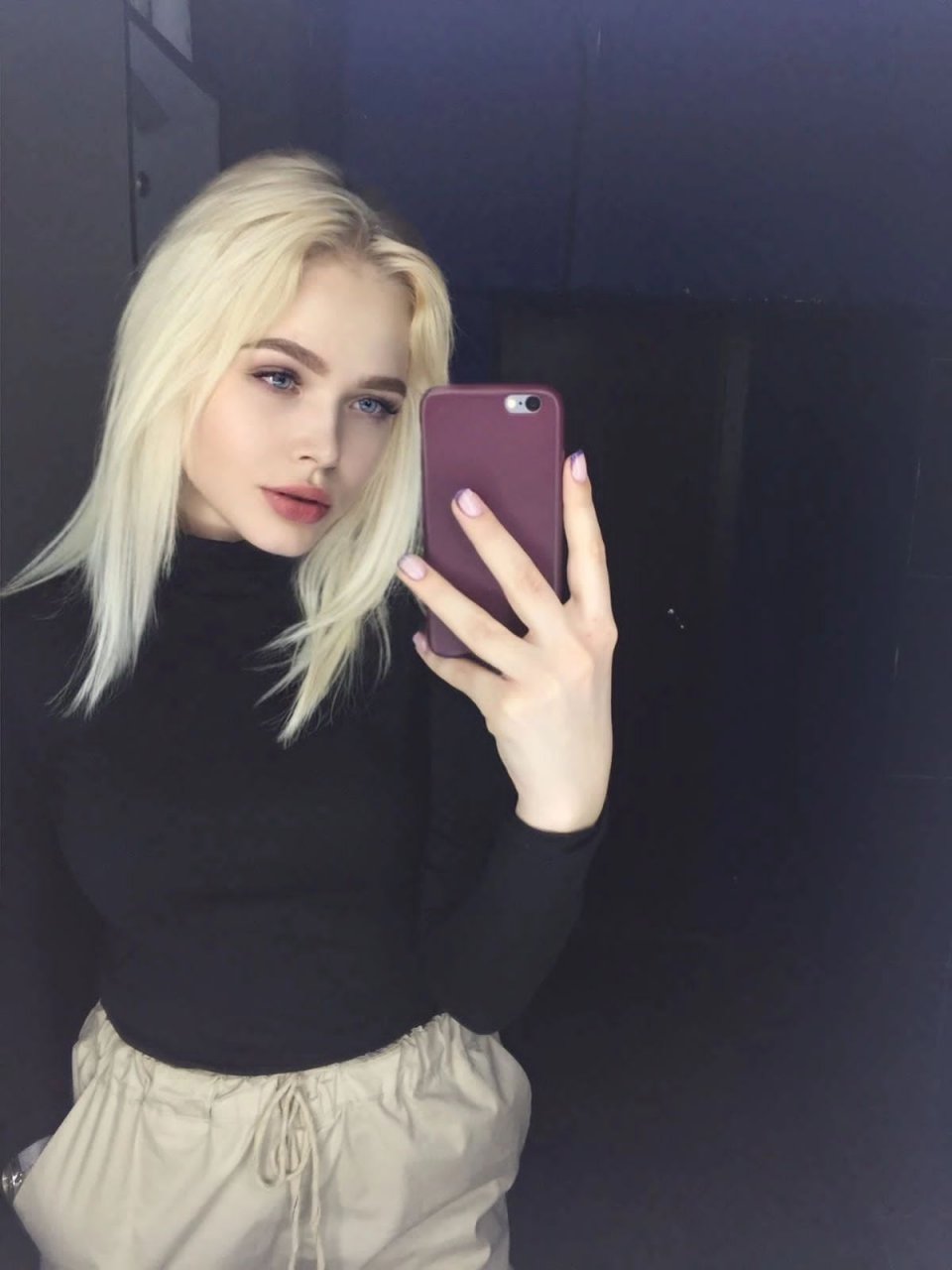 Ксюша - Индивидуалка Питера +7(981)285-07-98